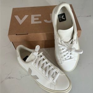 Veja Campo Leather Sneakers size 39